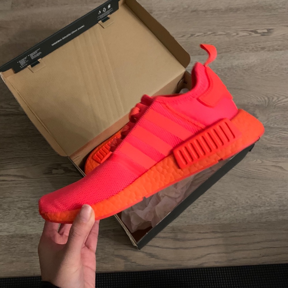 Solar red adidas NMD R1 - Picture 2 of 4